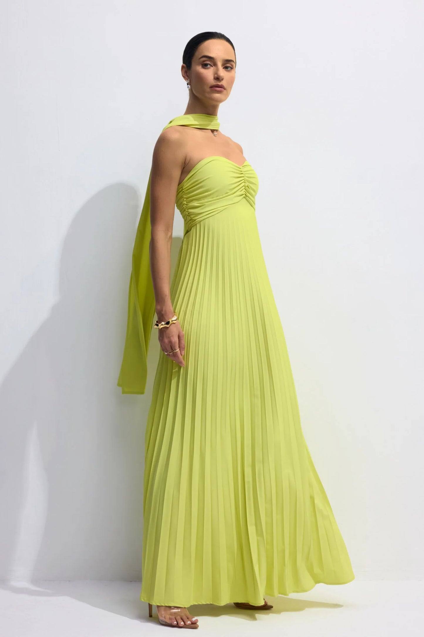 Isavelle – Rochie Lungă Plisată Fără Bretele