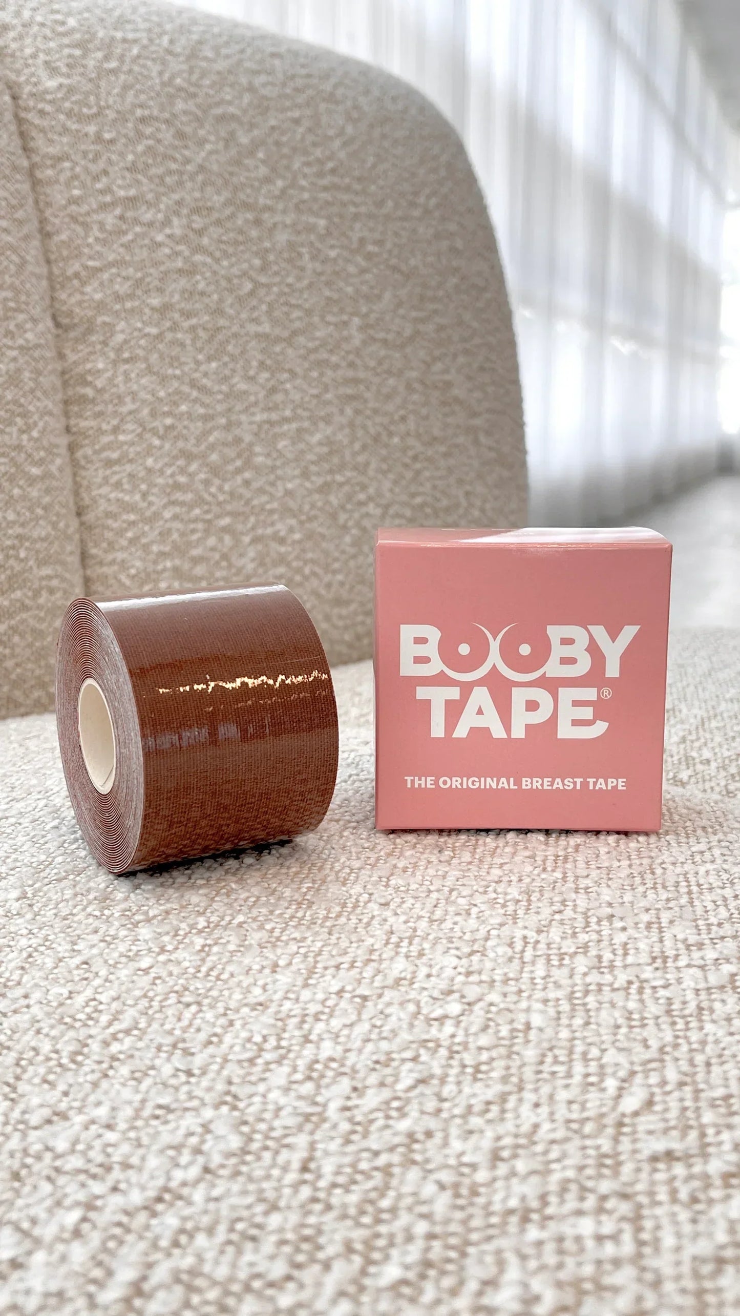 Booby Tape – Bandă adezivă pentru ridicarea sânilor