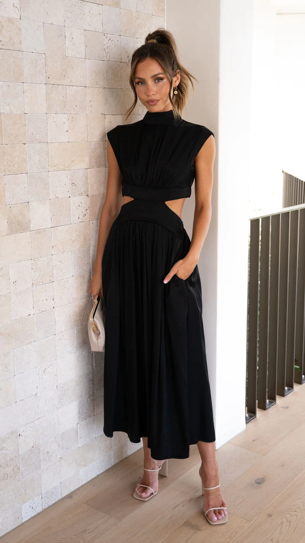 Quincy – Rochie Midi cu Decupaj și Buzunare