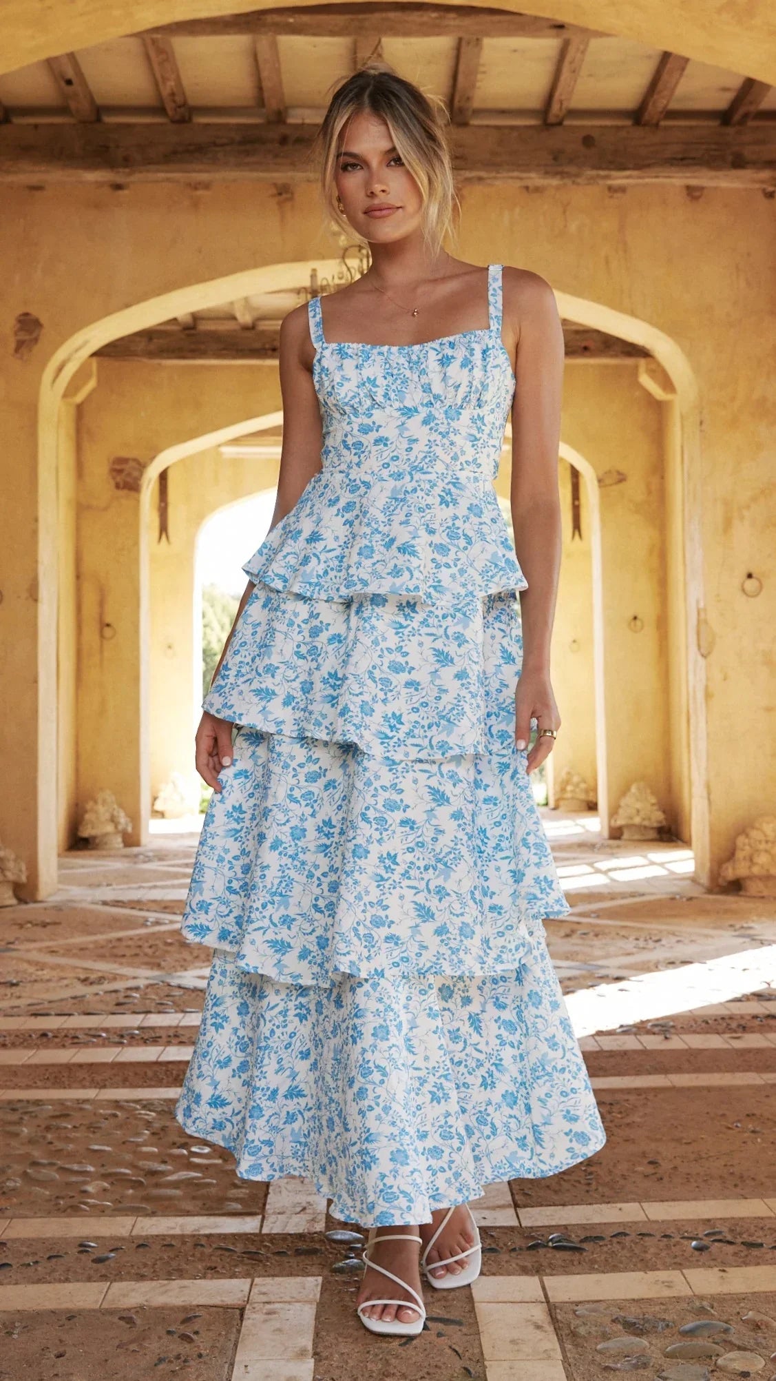 Isadora – Rochie maxi cu flori în nuanță de piersică
