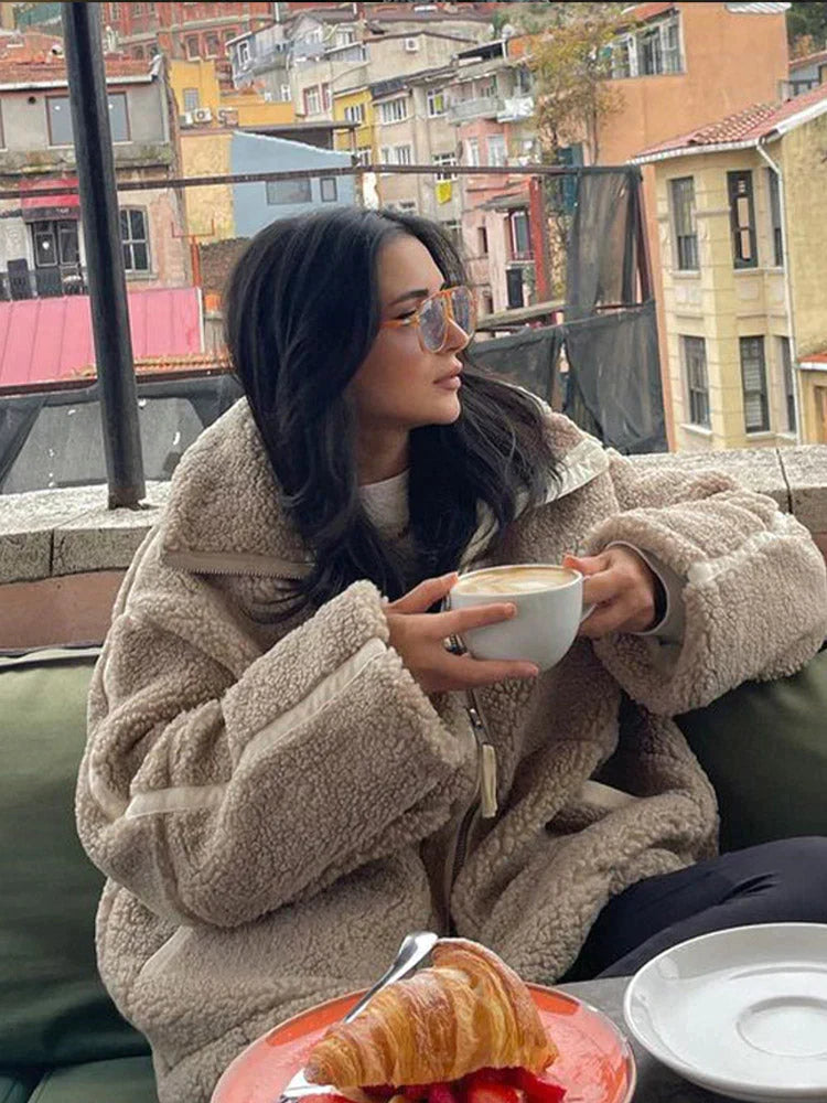 Lunira București | Mantou Chic Suzane