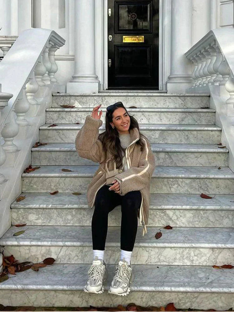 Lunira București | Mantou Chic Suzane