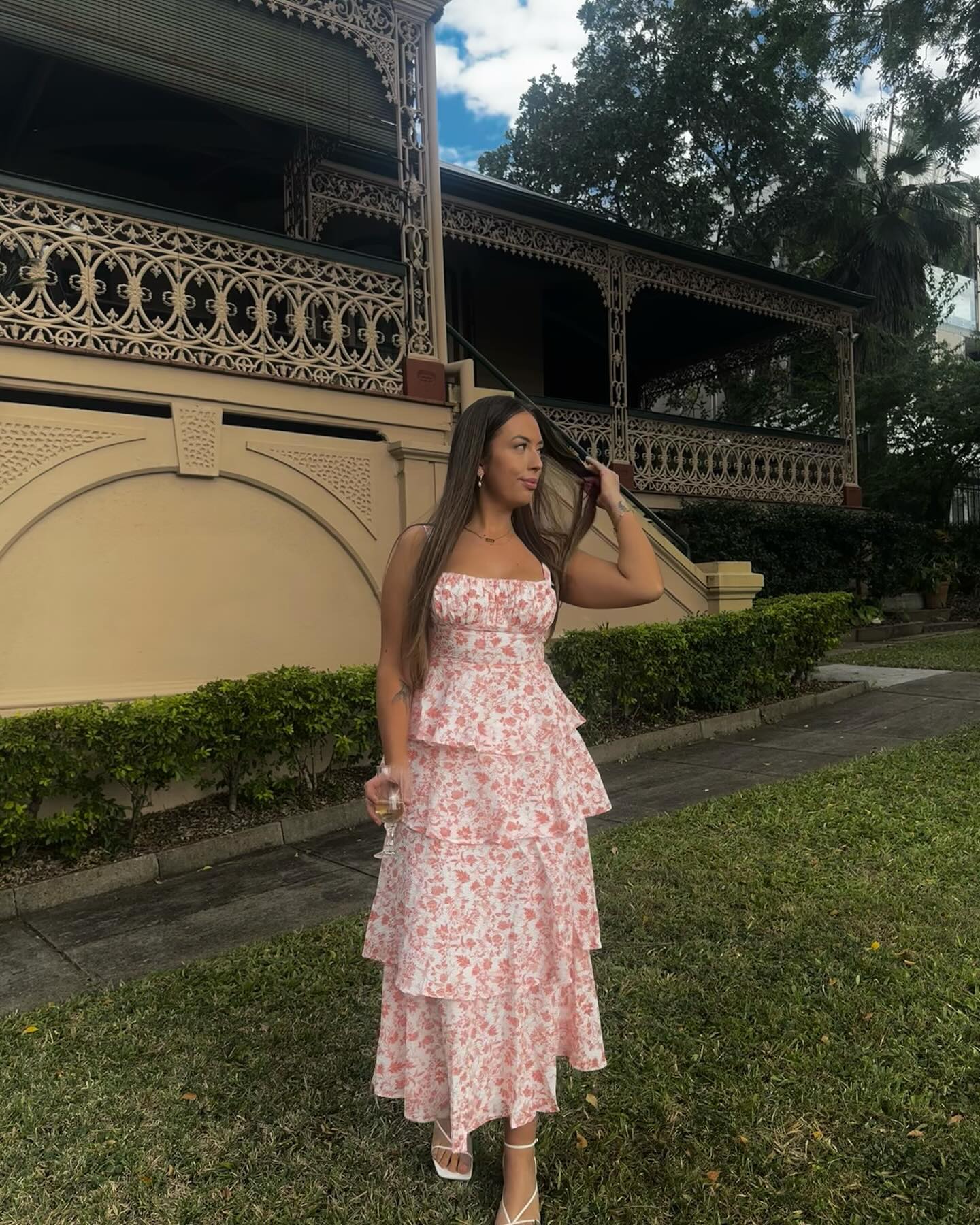 Isadora – Rochie maxi cu flori în nuanță de piersică