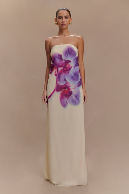 Amaya – Rochie lungă din chiffon fără bretele cu imprimeu de orhidee ivoire și koi