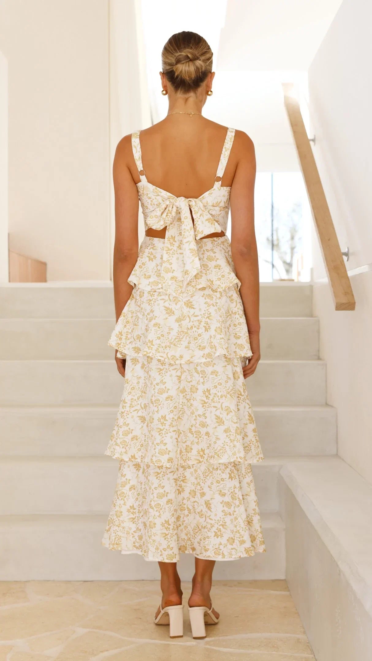 Isadora – Rochie maxi cu flori în nuanță de piersică