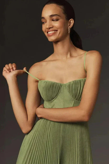 Adèle – Rochie cu mișcare rafinată și farmec clasic