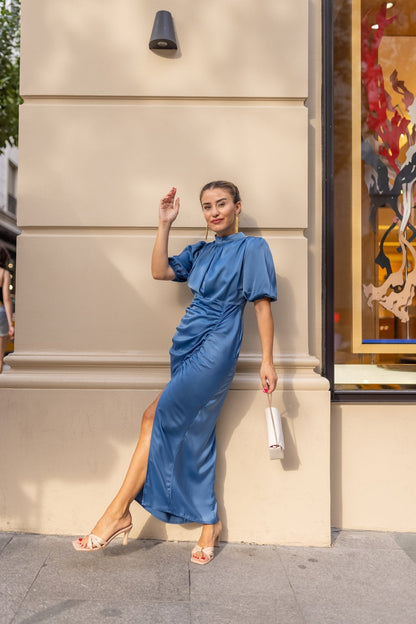 Liora - Rochie Lungă Fluidă și Luminoasă