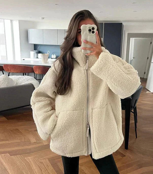 Lunira București | Mantou Chic Suzane